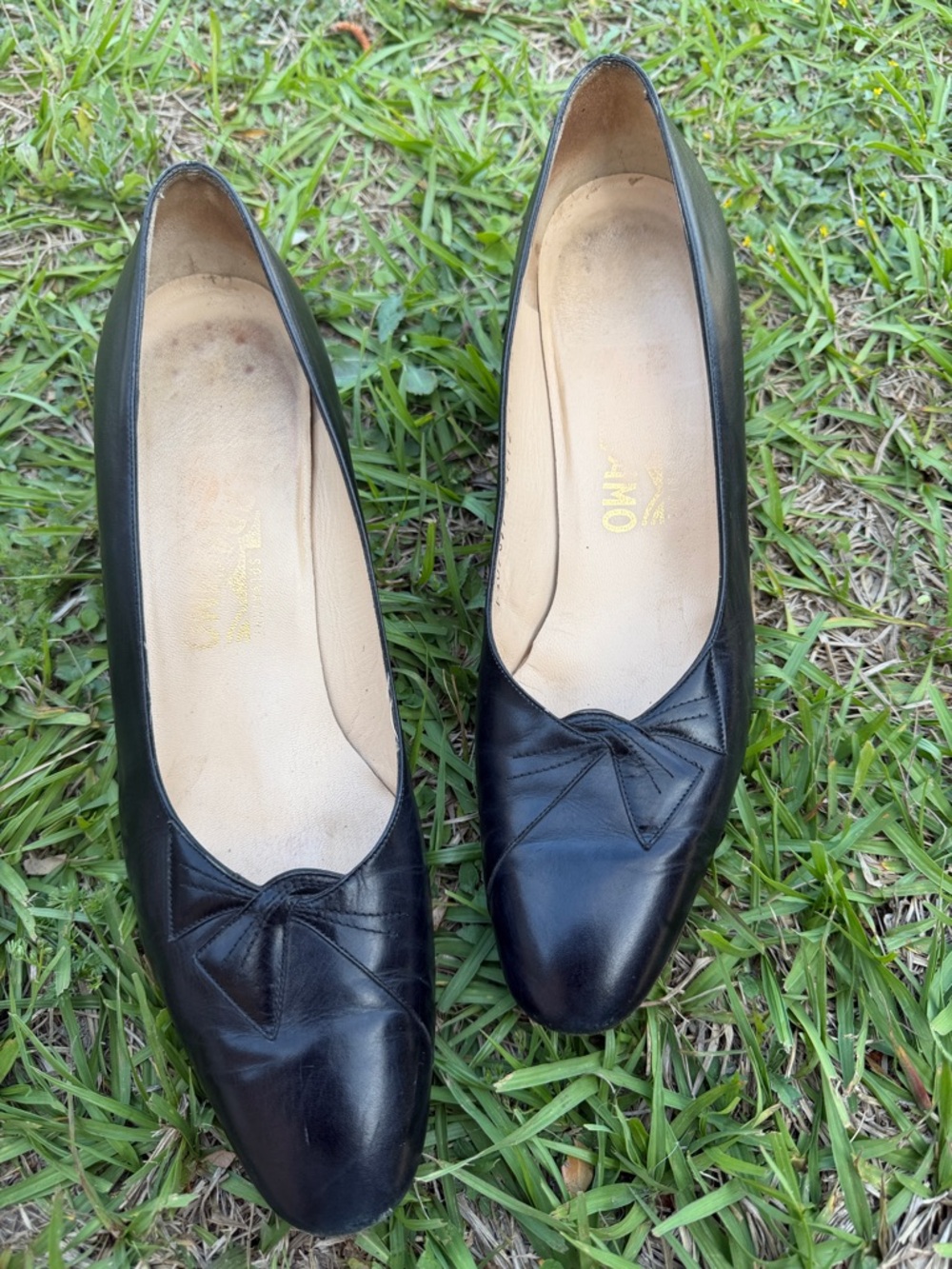 Salvatore Ferragamo Classic Black Leather Women's Pumps